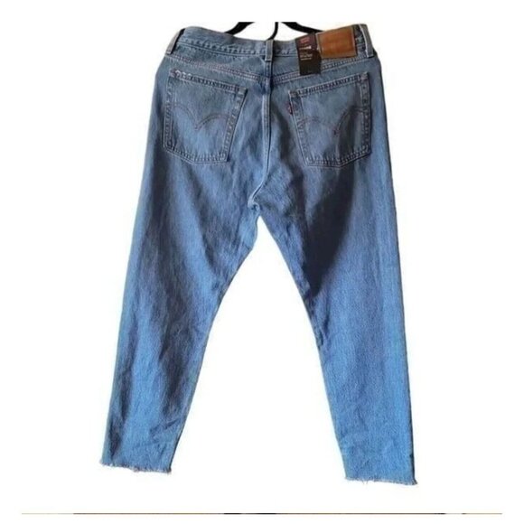 Levi's Premium Wedgie Jeans Size 30 Straight Fit Raw Hem Button Fly High Rise - Picture 1 of 12